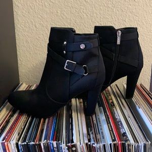 Sleek High Heel Black Boots with Zipper